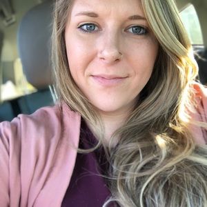 Meet your Posher, Rebeka